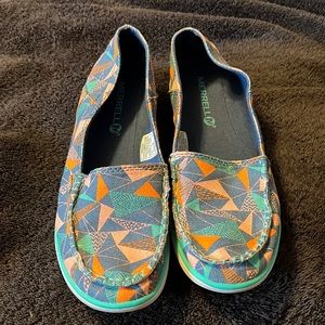 Woman’s Merrell flats